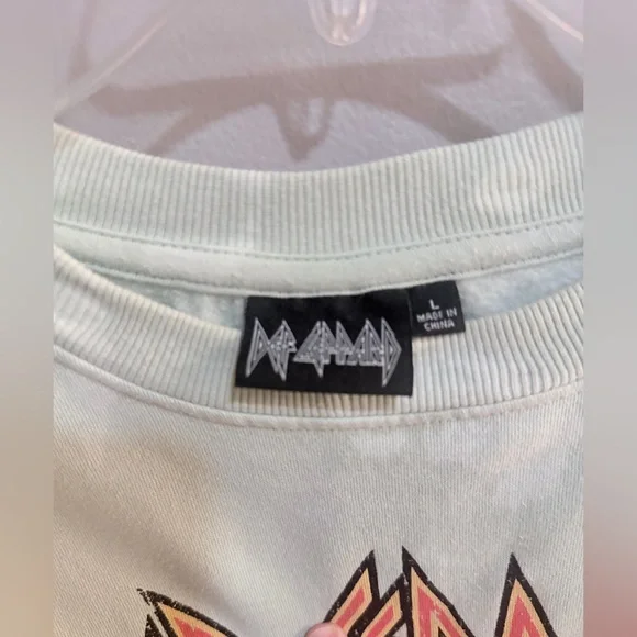 Def Leppard Graphic Sweatshirt - Light Green - Picture 2 of 4